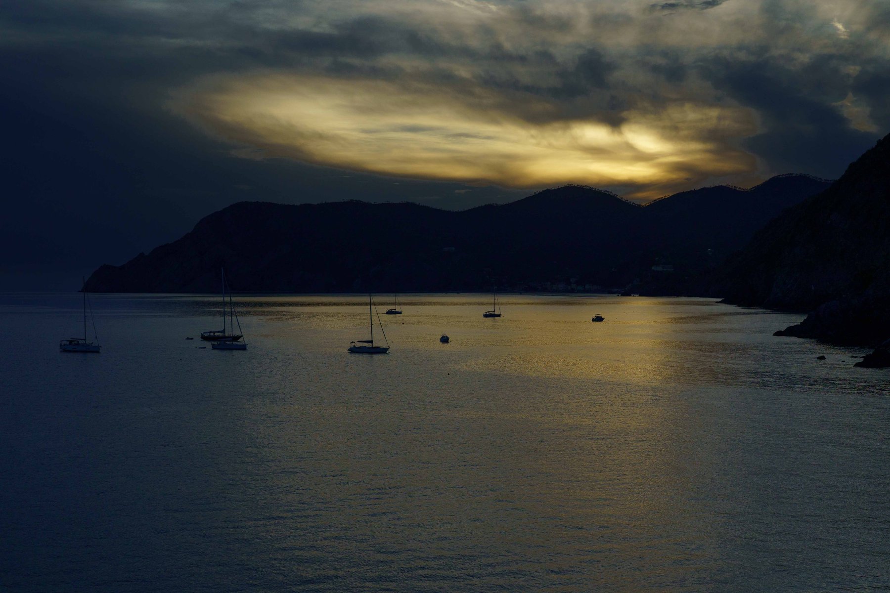 Sunset over the bay at Vernazza
