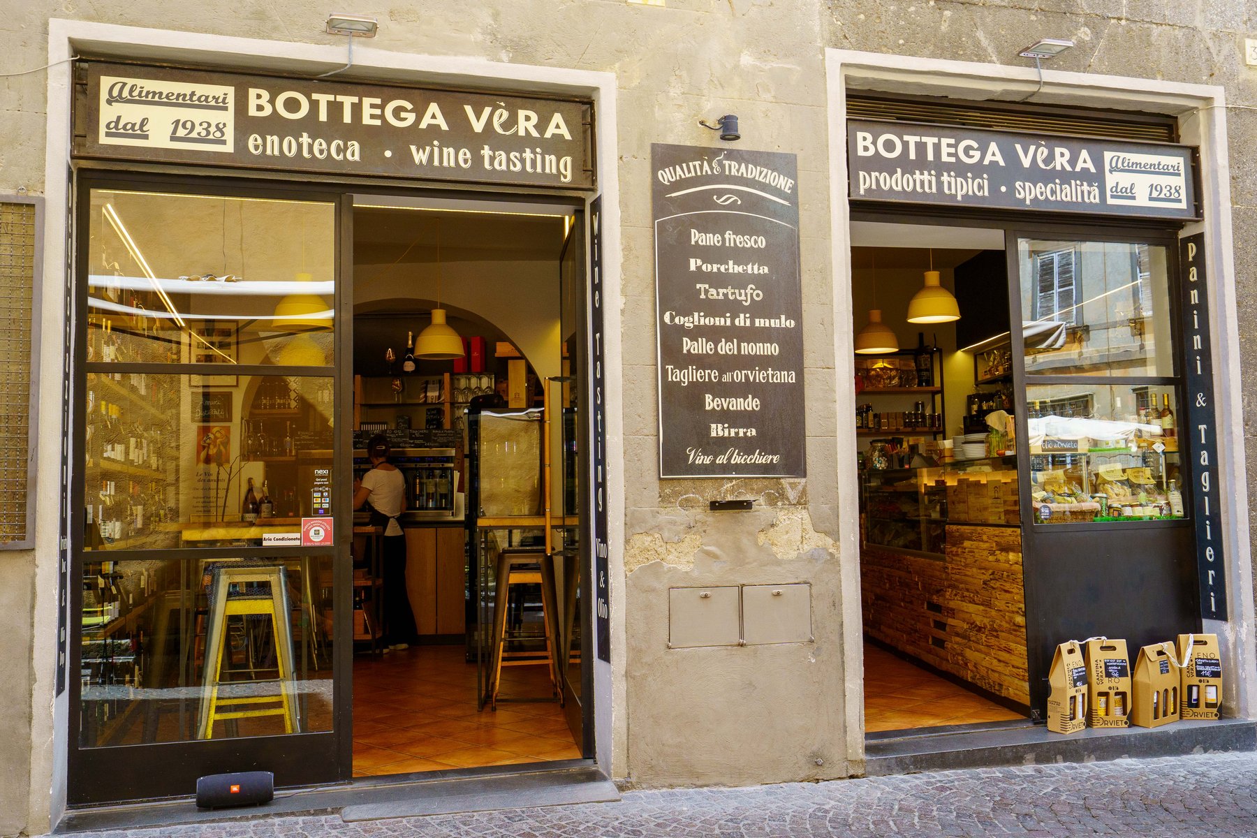 The storefront of Bottega Vera, an enoteca and alimentari in Orvieto trading since 1938