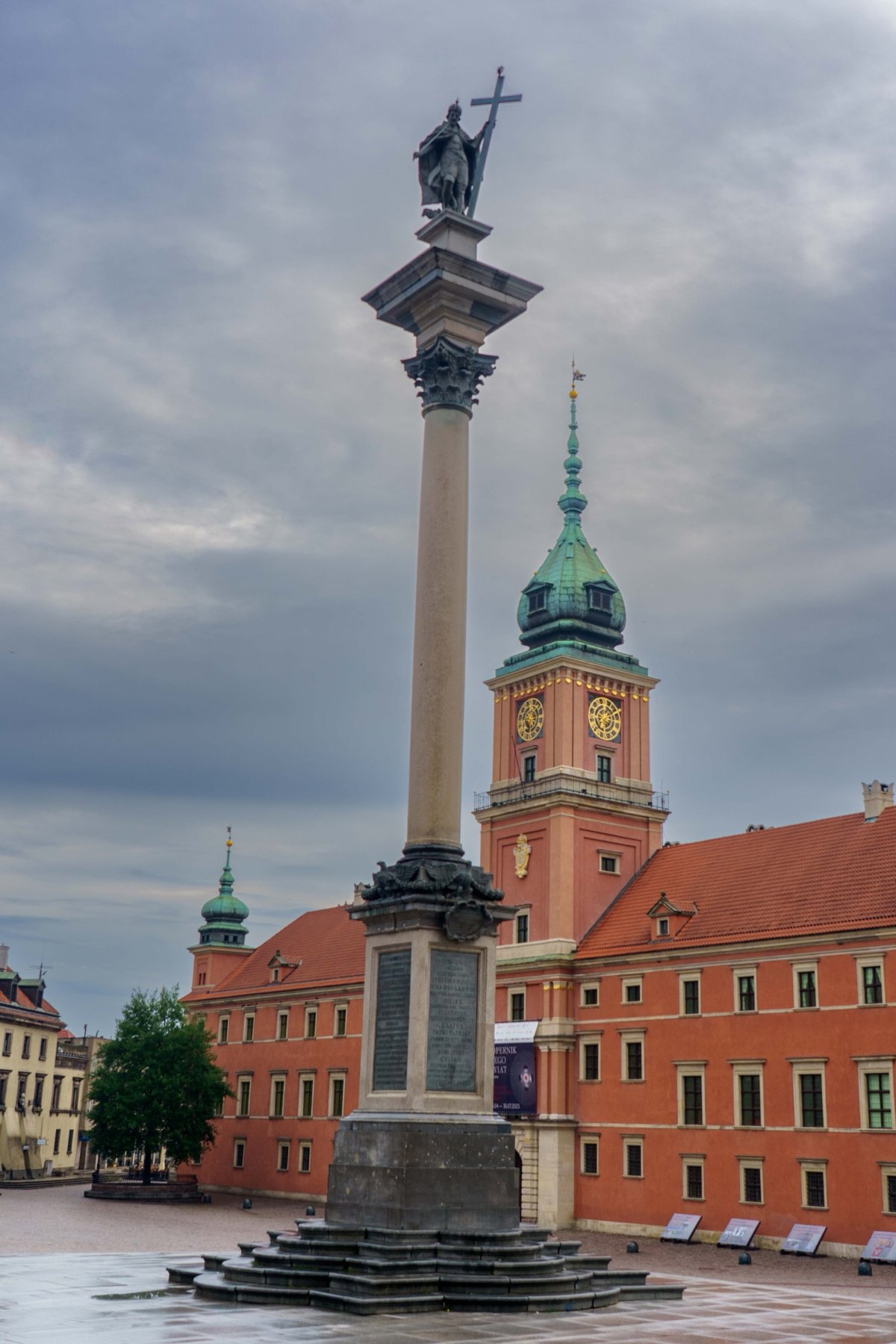Sigismund's Column in front of the Royal Castle in Warsaw
